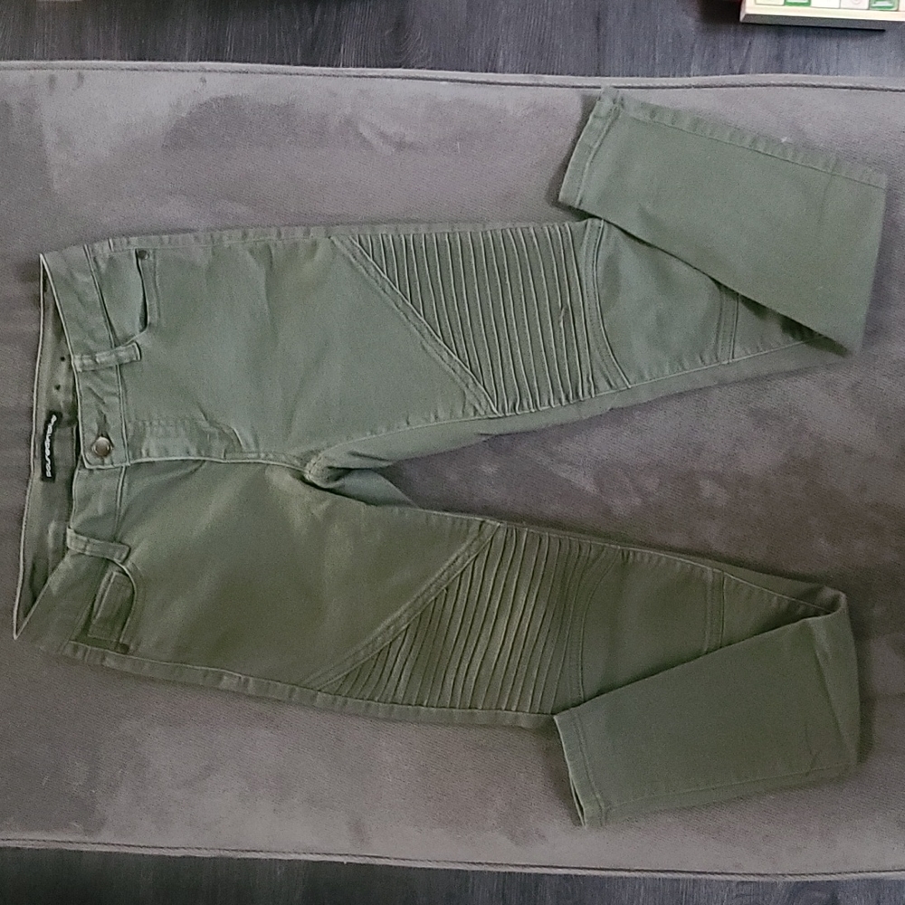 Pouredinblue army green detailed pants